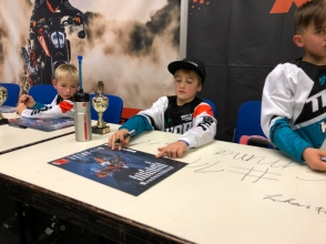 Autogrammstunde nach dem Race